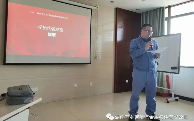 Stephane Rochard, the head of the group's business division, along with Koji Nagano and his team, conducted on-site inspections of each workshop in our factory (3)