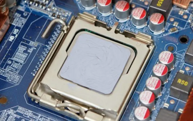 Stephane Rochard, the head of the group's business division, along with Koji Nagano and his team, conducted on-site inspections of each workshop in our factory